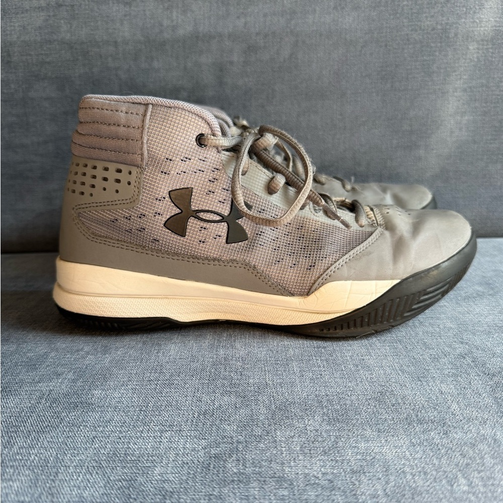 Under Armor Boys Basketball Shoes 6Y Gray Grade School Jet 2017 Lace Up High Top
